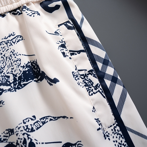 ブランドハーフパンツ側面デザイン